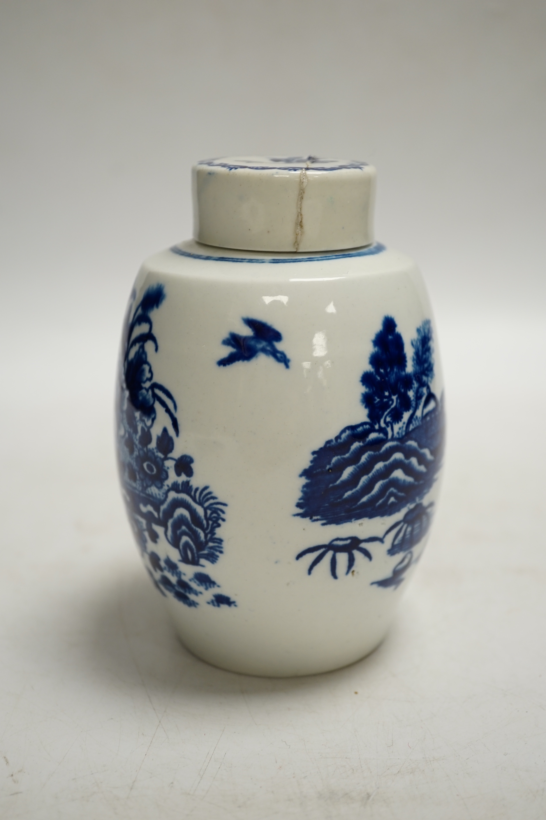 A Worcester fence pattern jar and cover, c.1770, 13cm high